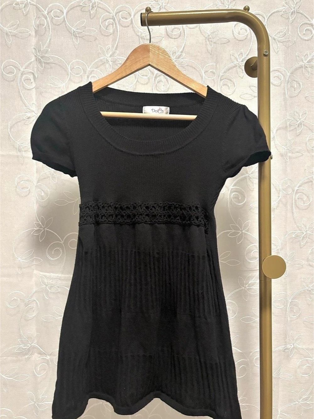 Black Babydoll Knit Sweater Tunic approx size small - hole on sleeve see photo